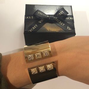 Gold diamond bracelet